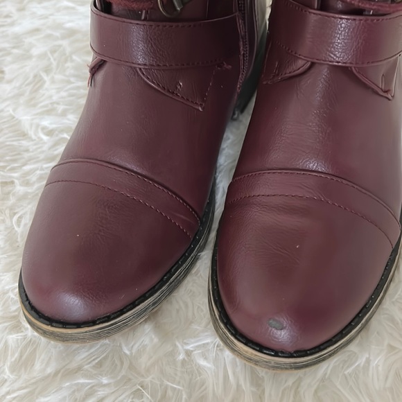JustFab Molly Burgundy Flat Lace-Up Boots Size 7 - Picture 5 of 10